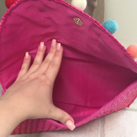 Fucsia Hemline Straw Pom Pom Clutch - Picture 2 of 2